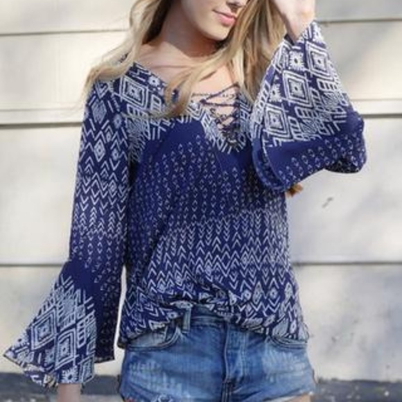 Carrie Top - Picture 3 of 3